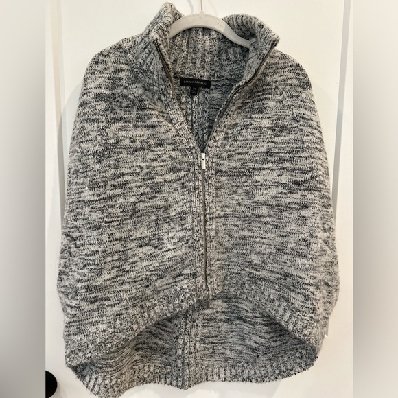 Banana Republic Zip Sweater Capelet Gray - Picture 3 of 9